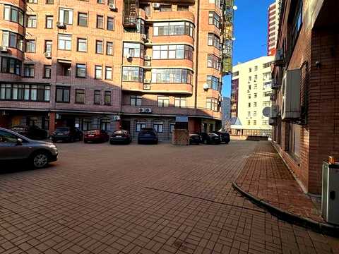 комерційна за адресою Євгена Коновальця вул. (Щорса), 36-Б