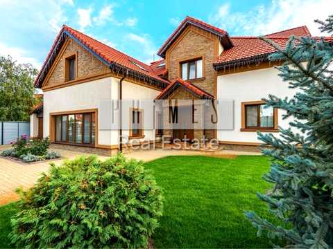 будинок за адресою с. Вишеньки, Молодіжна