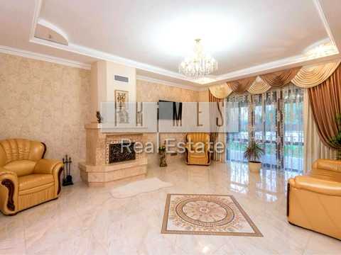 будинок за адресою с. Вишеньки, Молодіжна