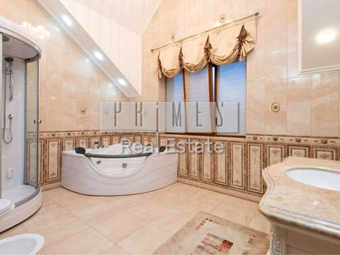 будинок за адресою с. Вишеньки, Молодіжна