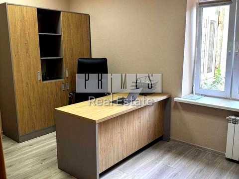 комерційна за адресою Олександра Кониського вул., 82