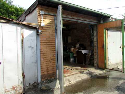 паркомісце за адресою Полярна вул., 19