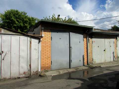 паркомісце за адресою Полярна вул., 19