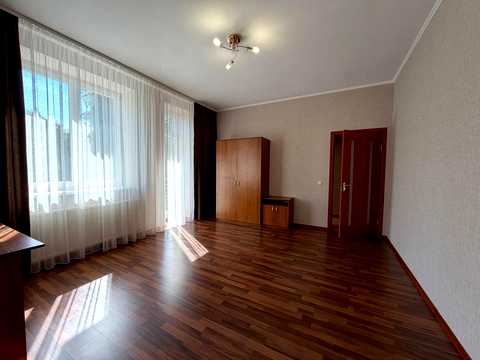 квартира за адресою Олександра Олеся вул., 25-Д