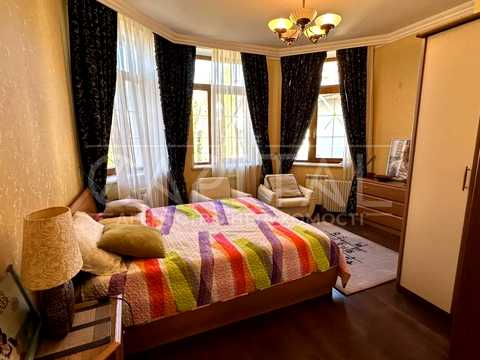 будинок за адресою с. Вишеньки, набережна