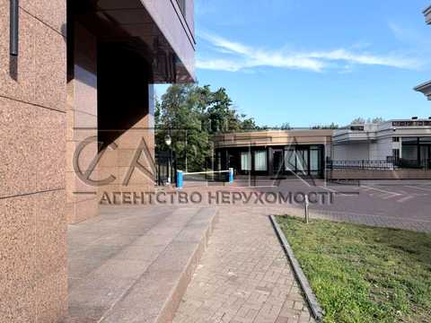 коммерческая по адресу Михаила Грушевского ул., 9-А
