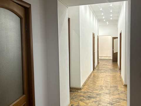 комерційна за адресою Велика Васильківська вул. (Червоноармійська), 14
