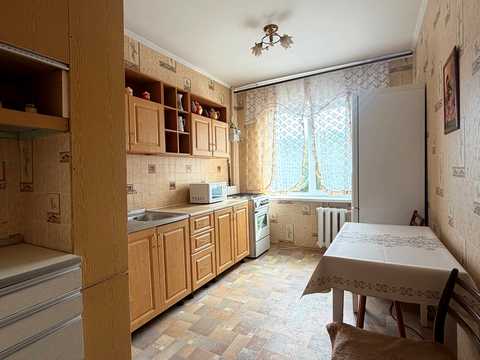 квартира за адресою Довженка вул., 3
