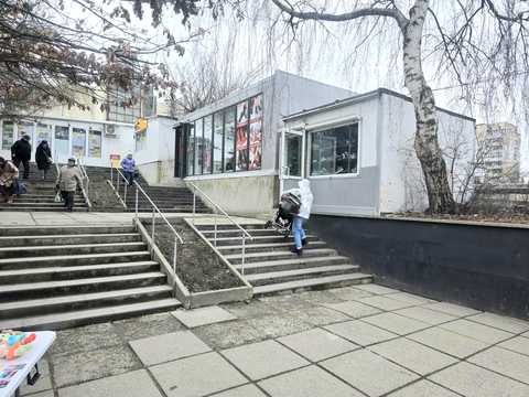 комерційна за адресою Володимира Великого вул. (Артема), 59