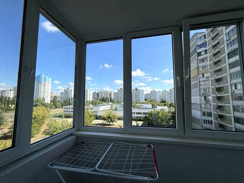 квартира за адресою Ревуцького вул., 13