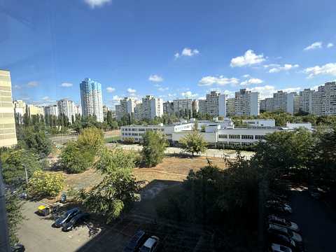 квартира за адресою Ревуцького вул., 13