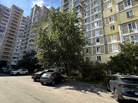 квартира за адресою Ревуцького вул., 13