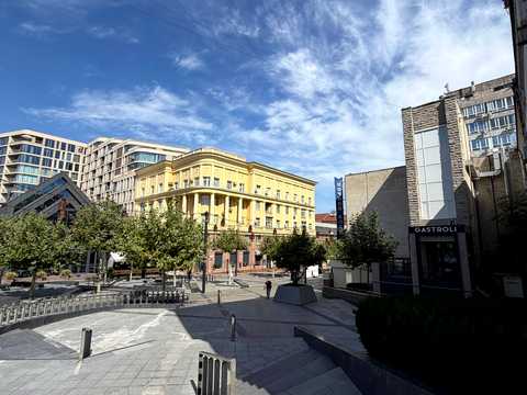 комерційна за адресою Короленка вул. (Первозванівська), 3-Б