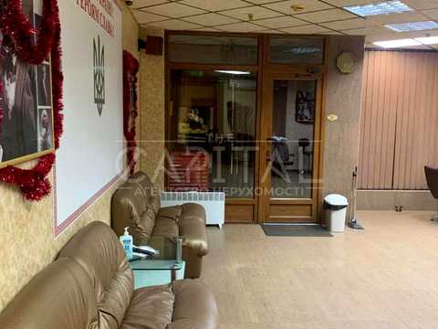 комерційна за адресою Празька вул., 31