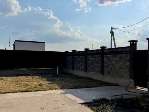 дом по адресу Озерна