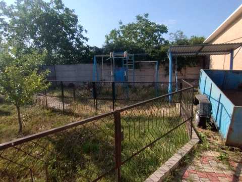 будинок за адресою с-ще. Світле, Полунична