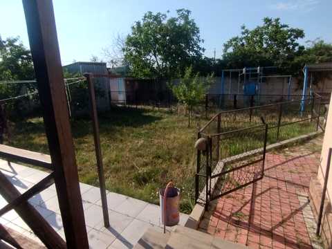 будинок за адресою с-ще. Світле, Полунична