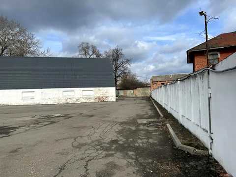 комерційна за адресою Слобідська вул., 1