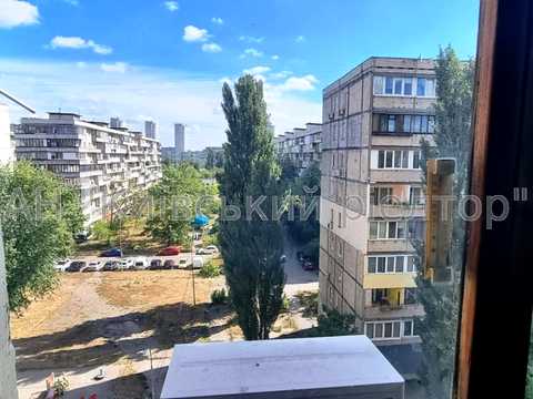 квартира за адресою Дніпровська набережна вул., 7