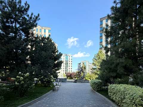 комерційна за адресою Героїв Небесної Сотні просп., 16/6