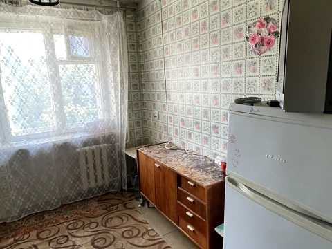 квартира за адресою житловий масив Тополя-3 вул., 8