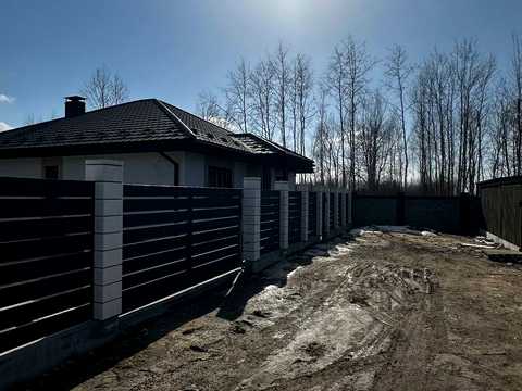 будинок за адресою Успішна