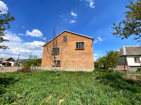 будинок за адресою с. Великі Млинівці, Спортивна, 47