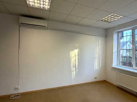 комерційна за адресою Петра Панча вул., 18-Б
