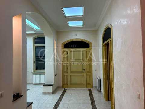 будинок за адресою Оболонська вул., 1
