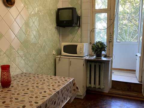 квартира за адресою Князя Ярослава Мудрого просп. (Академіка Глушка), 5а