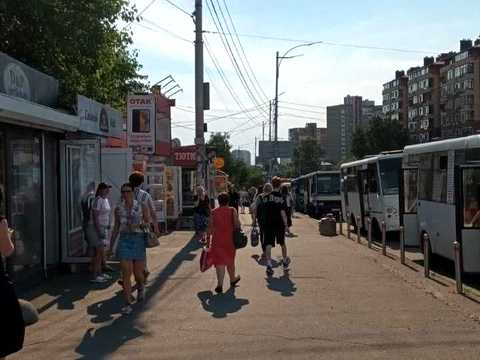 комерційна за адресою Академіка Єфремова вул. (Командарма Уборевича), 3