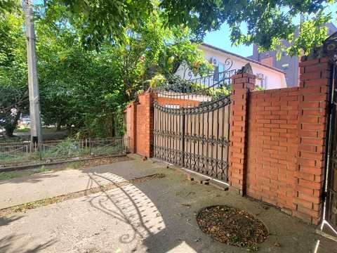 будинок за адресою Педагогічна вул., 30Б