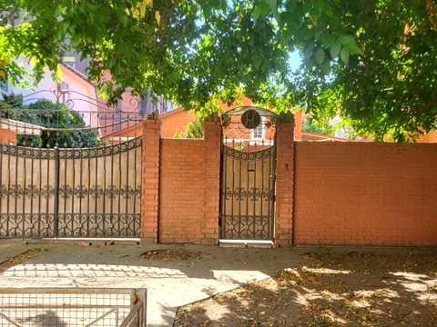 будинок за адресою Педагогічна вул., 30Б
