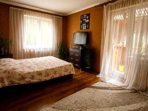квартира за адресою Рівне, Гайдамацька вул. (Марфи Струтинської), 11