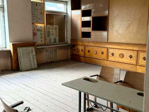 комерційна за адресою Грушевського, 12 Б