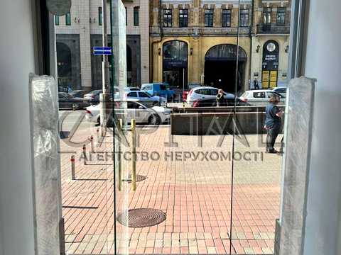 комерційна за адресою Київ, Басейна вул., 3