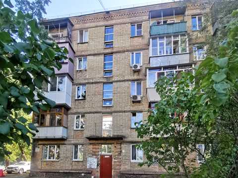 квартира по адресу Строителей ул., 3