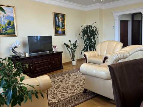 квартира за адресою Срібнокільська вул., 12