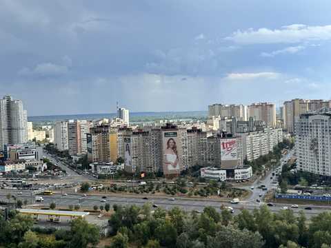 квартира за адресою Срібнокільська вул., 12