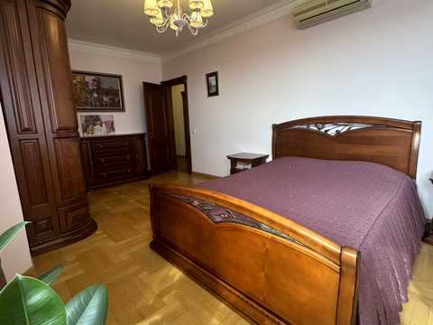 квартира за адресою Срібнокільська вул., 12