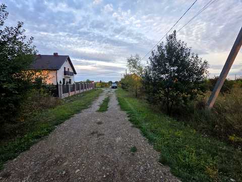участок по адресу Соборності