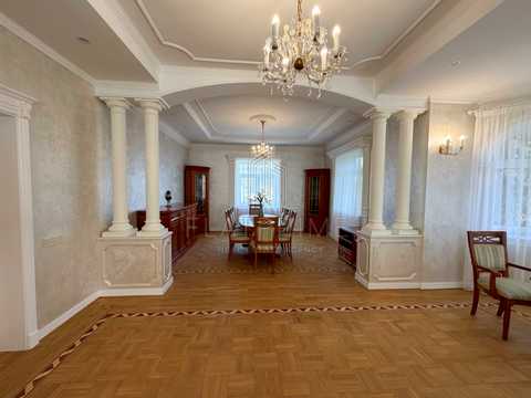 будинок за адресою коротницького
