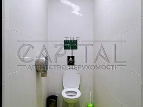 комерційна за адресою Анни Ахматової вул., 1