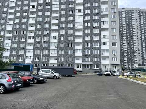 квартира за адресою Сім'ї Кульженків вул. (Петра Дегтяренка), 21