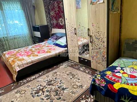 квартира за адресою Михайла Комарова вул. (Тархова), 5