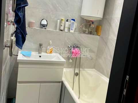 квартира за адресою Михайла Комарова вул. (Тархова), 5