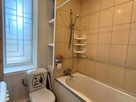 квартира за адресою Олександра Кониського вул. (Володарського), 7