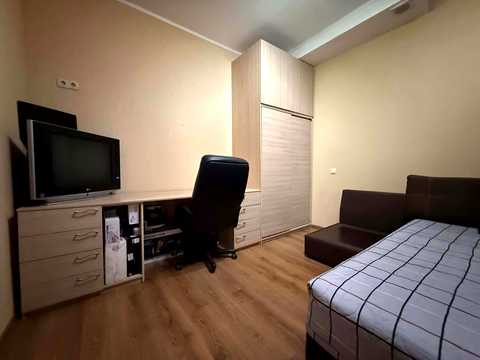 квартира за адресою Олександра Кониського вул. (Володарського), 7