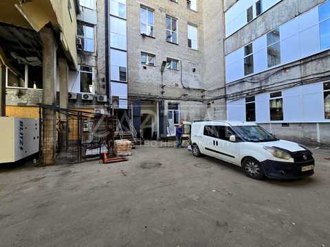 комерційна за адресою Івана Дзюби вул. (Сім'ї Сосніних), 3