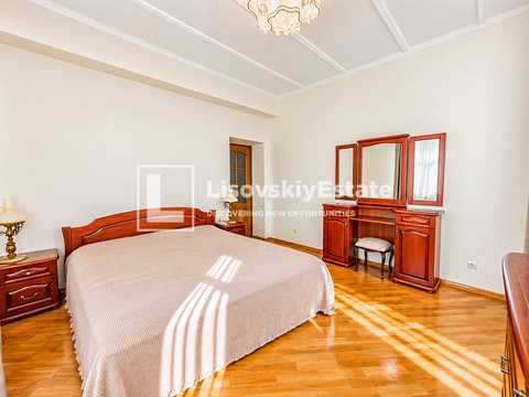 квартира за адресою Почайнинська вул., 70
